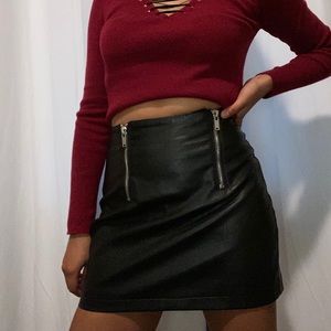 Vegan leather two zip black mini skirt